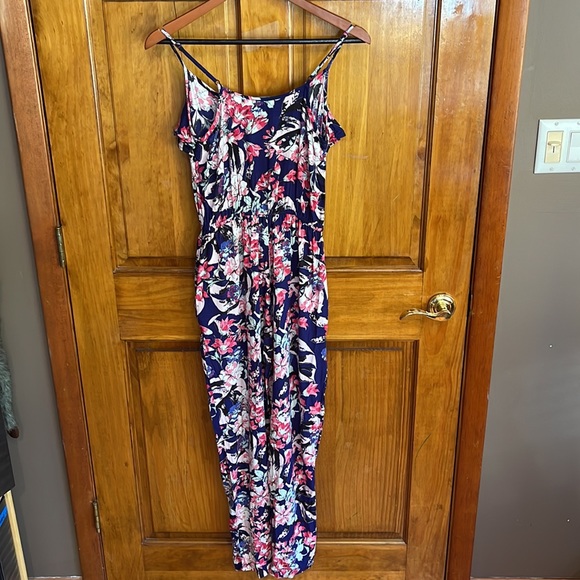 Tally Weijl Floral Jumpsuit- Size Small🌷💓🌹 - Picture 9 of 9